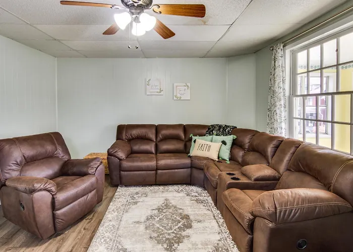 Family-Friendly Altoona Abode With Spacious Patio!